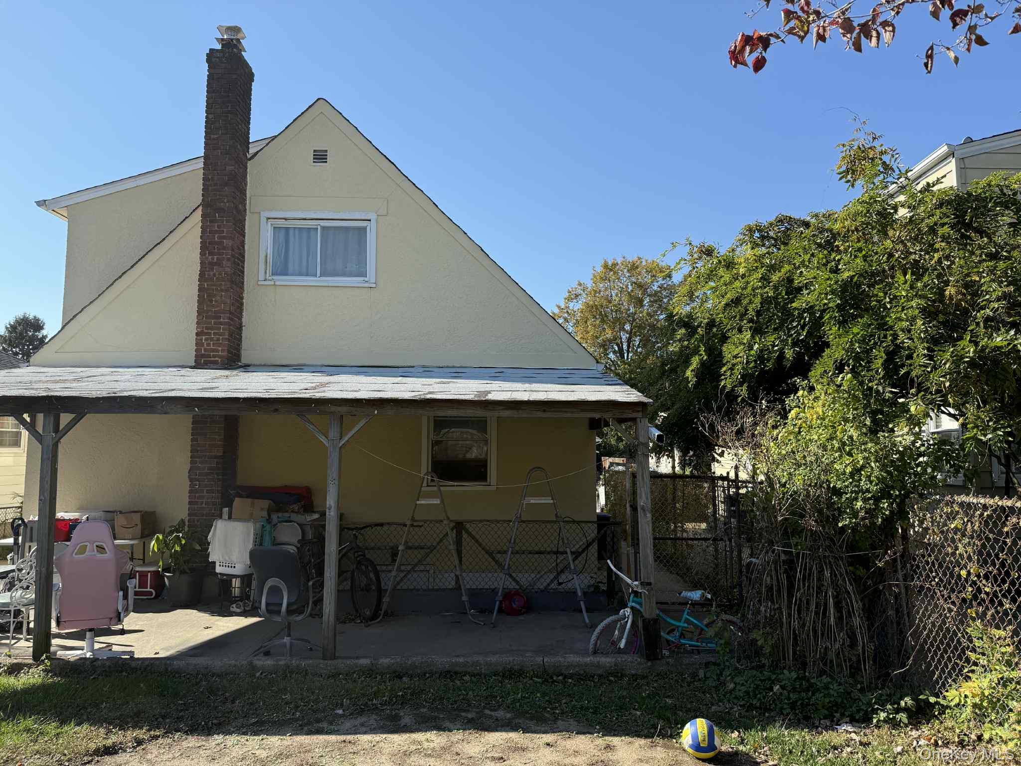 #17 photo, 34 Carleton Street, Westbury , NY 11590