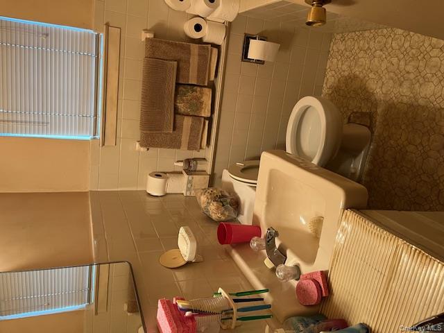 #8 photo, 372 Woodbridge Lane, Jericho , NY 11753