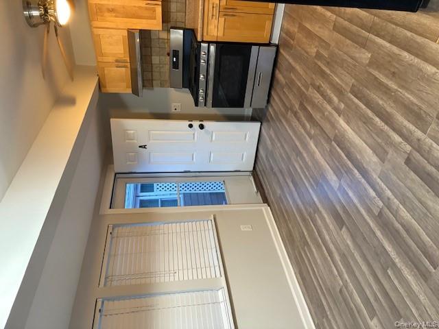 #2 photo, 5 Greenwich Avenue, Bayville , NY 11709