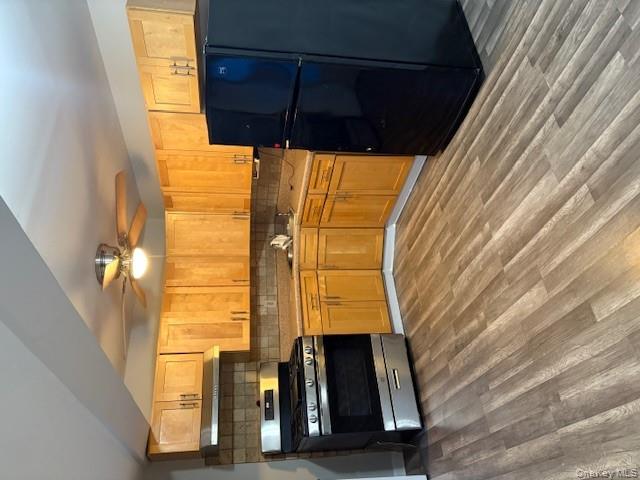 #4 photo, 5 Greenwich Avenue, Bayville , NY 11709