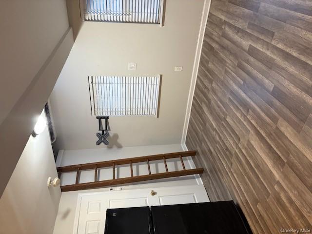 #5 photo, 5 Greenwich Avenue, Bayville , NY 11709