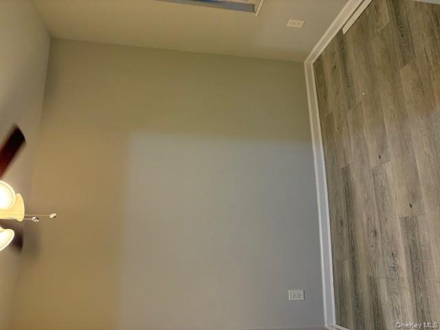 #6 photo, 5 Greenwich Avenue, Bayville , NY 11709