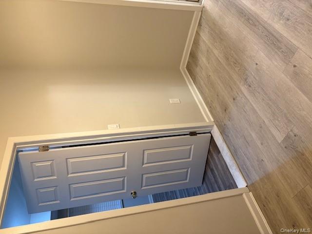 #7 photo, 5 Greenwich Avenue, Bayville , NY 11709