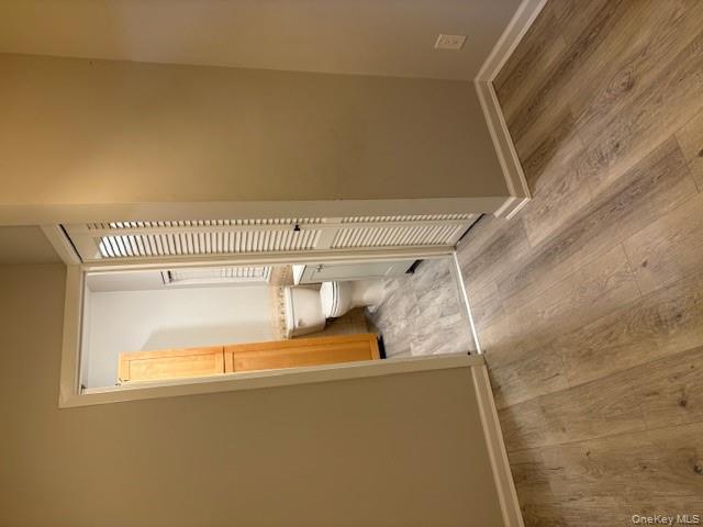 #8 photo, 5 Greenwich Avenue, Bayville , NY 11709