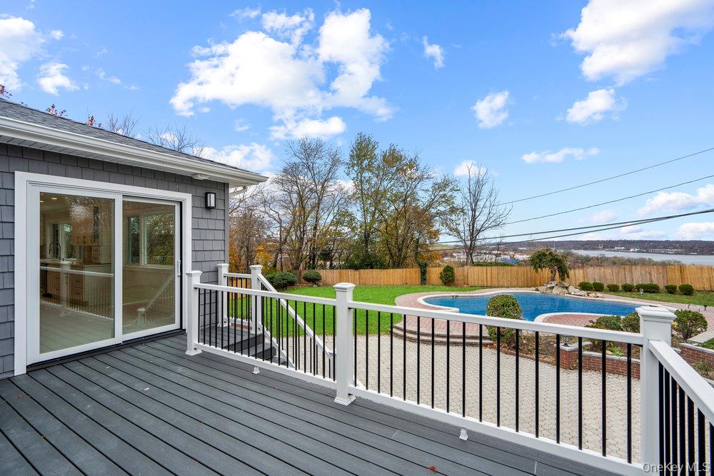 #17 photo, 52 Woodland Road, Roslyn , NY 11576