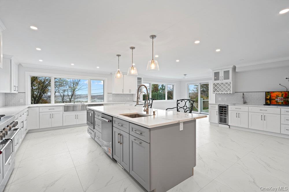 #7 photo, 52 Woodland Road, Roslyn , NY 11576