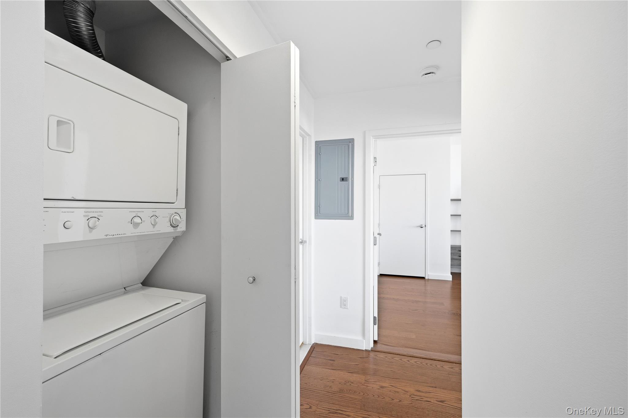 #10 photo, 40-28 college point Boulevard, Flushing , NY 11354