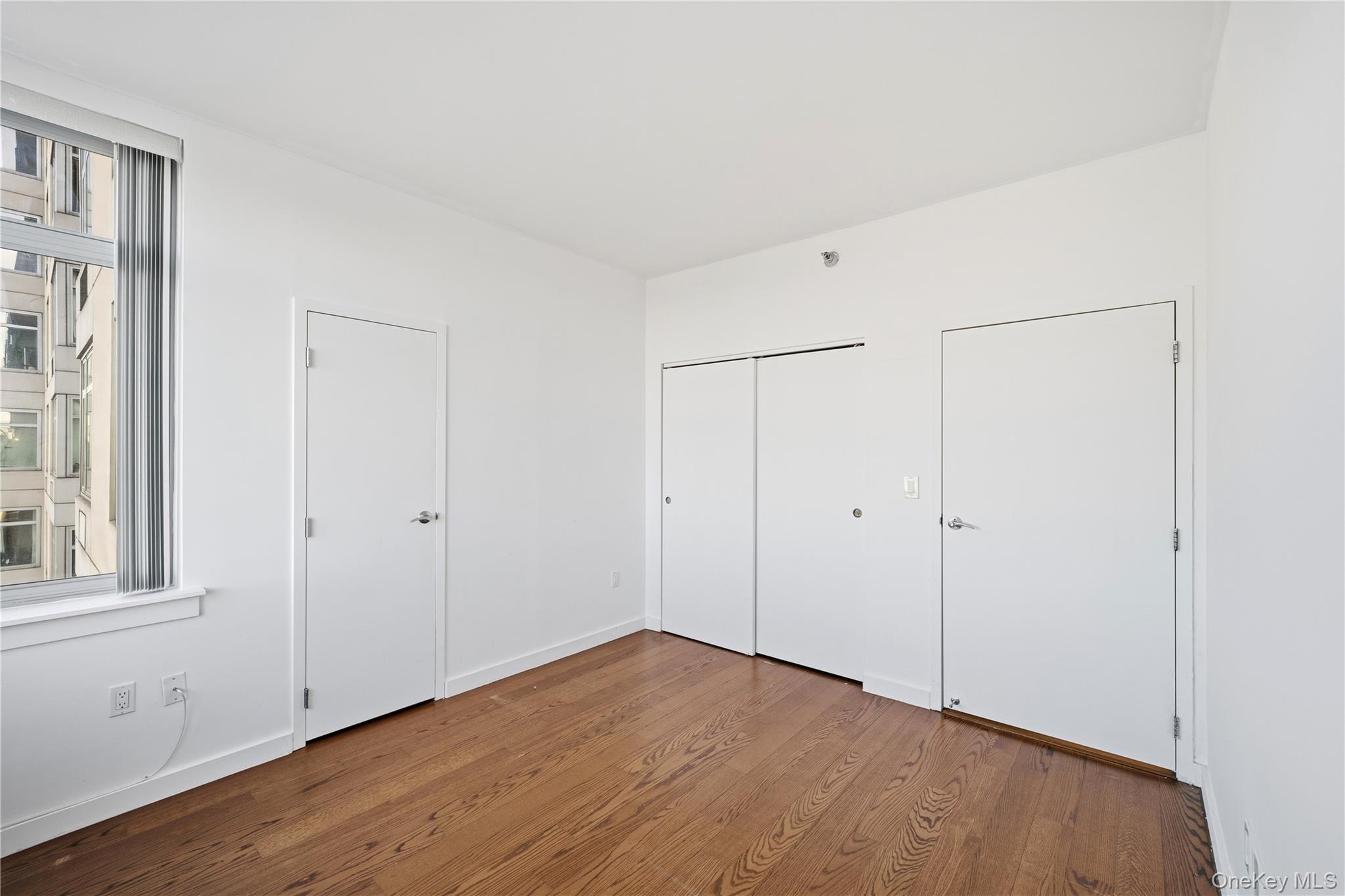 #18 photo, 40-28 college point Boulevard, Flushing , NY 11354