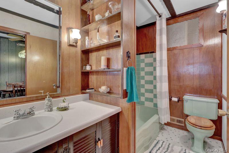 #10 photo, 35 19th Avenue, Bay Shore , NY 11706