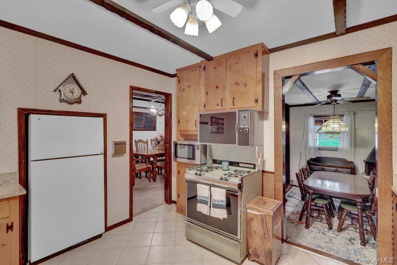 #8 photo, 35 19th Avenue, Bay Shore , NY 11706