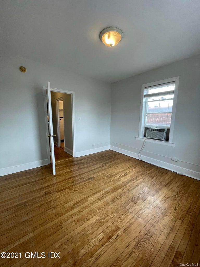 #10 photo, 271 Greenwich Avenue, Greenwich , CT 06830