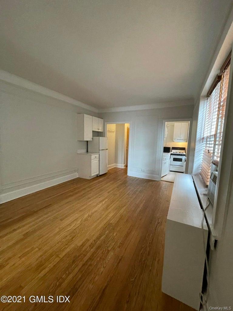 #7 photo, 271 Greenwich Avenue, Greenwich , CT 06830