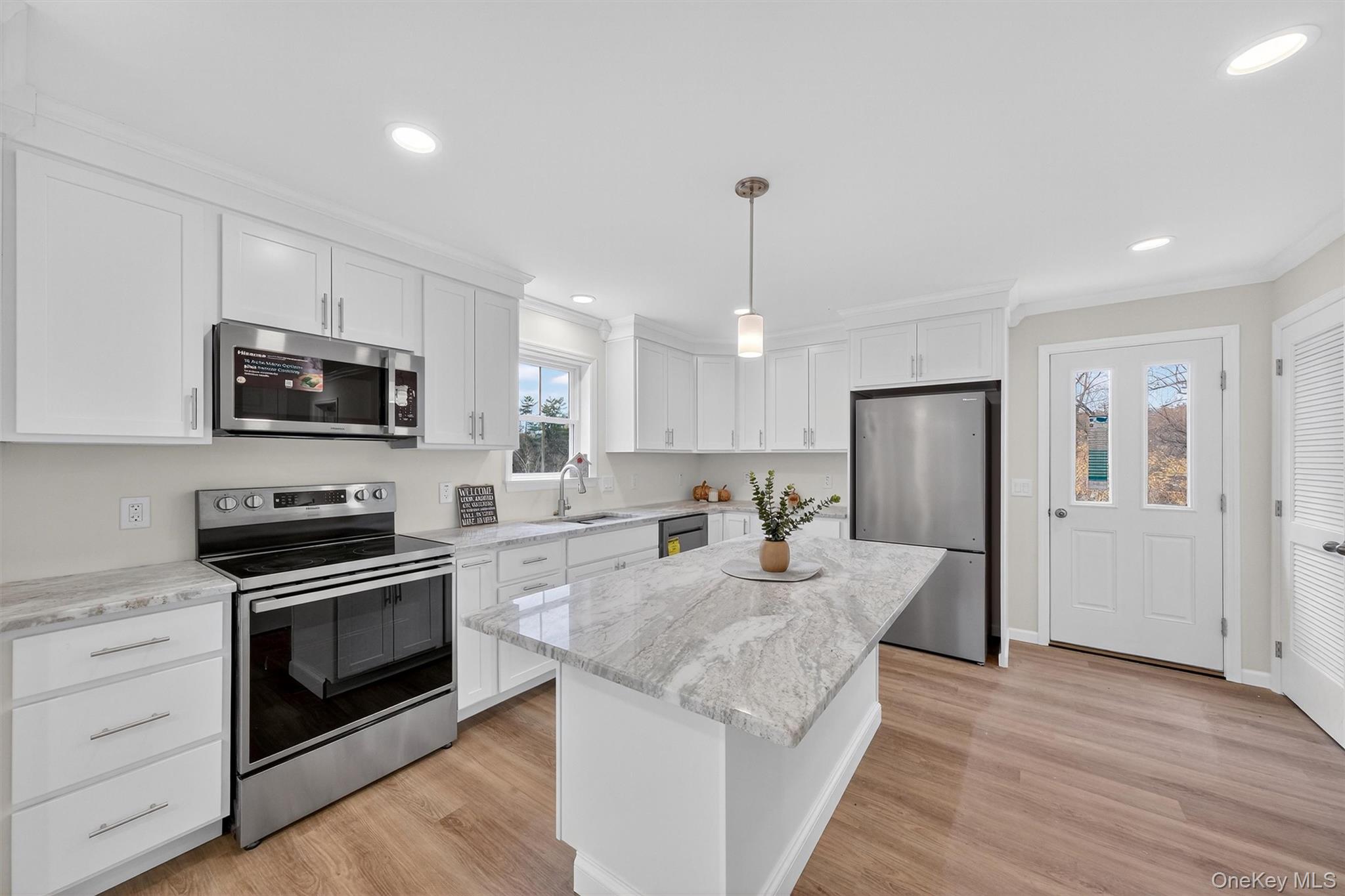 #15 photo, 25 Teetsel Street, Saugerties , NY 12477