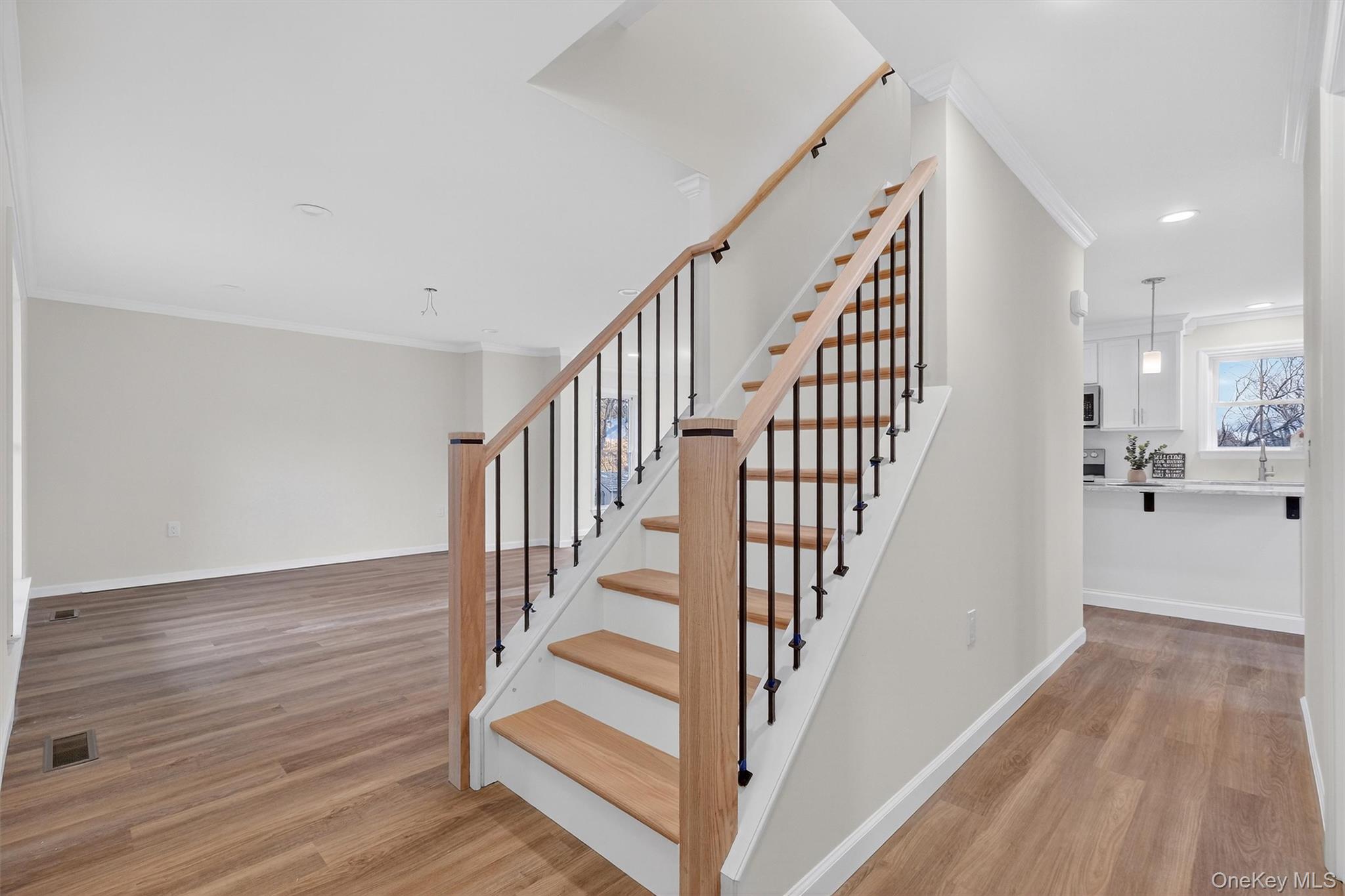 #5 photo, 25 Teetsel Street, Saugerties , NY 12477