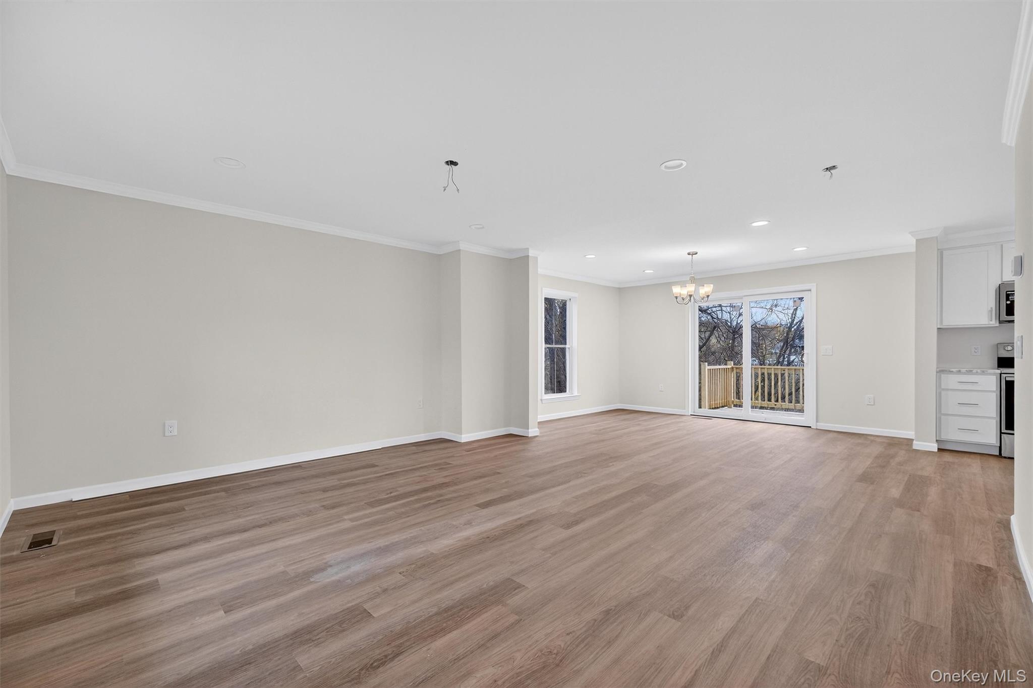 #7 photo, 25 Teetsel Street, Saugerties , NY 12477