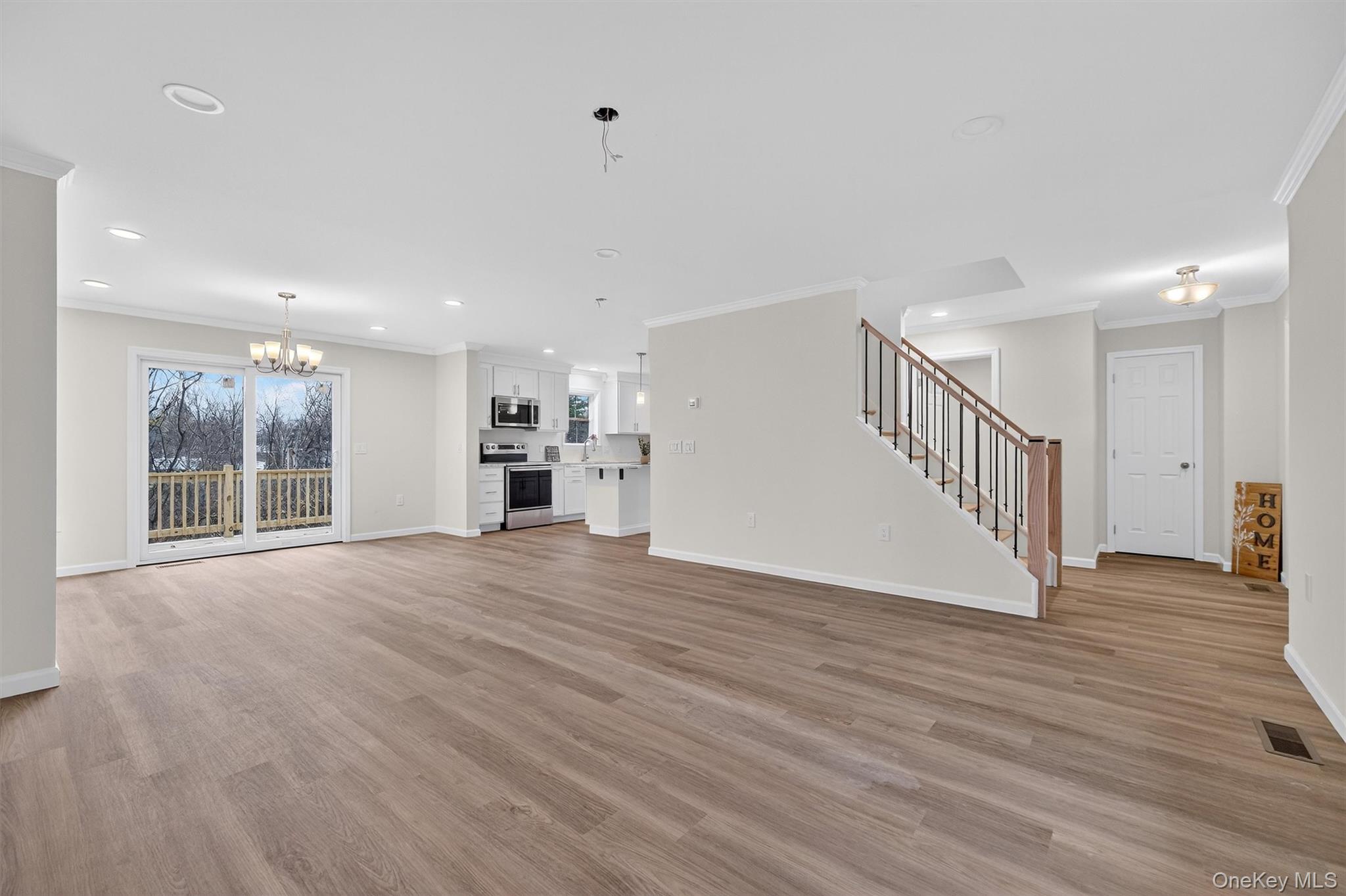 #8 photo, 25 Teetsel Street, Saugerties , NY 12477