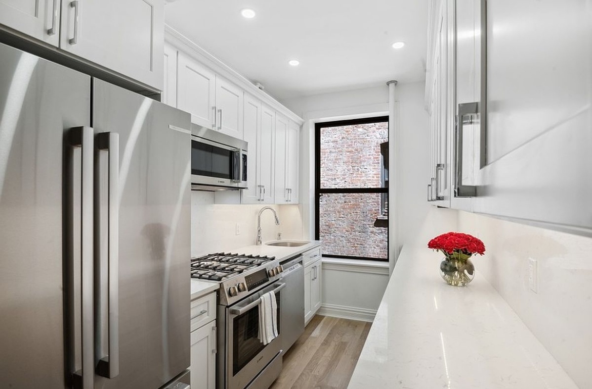 #1 photo, 575 Riverside Drive, West Harlem , NY 10031