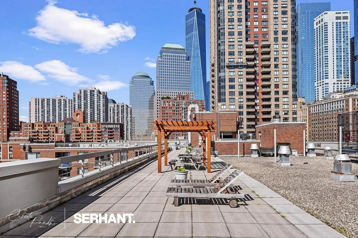 #17 photo, 2 S END Avenue, Battery Park City , NY 10280