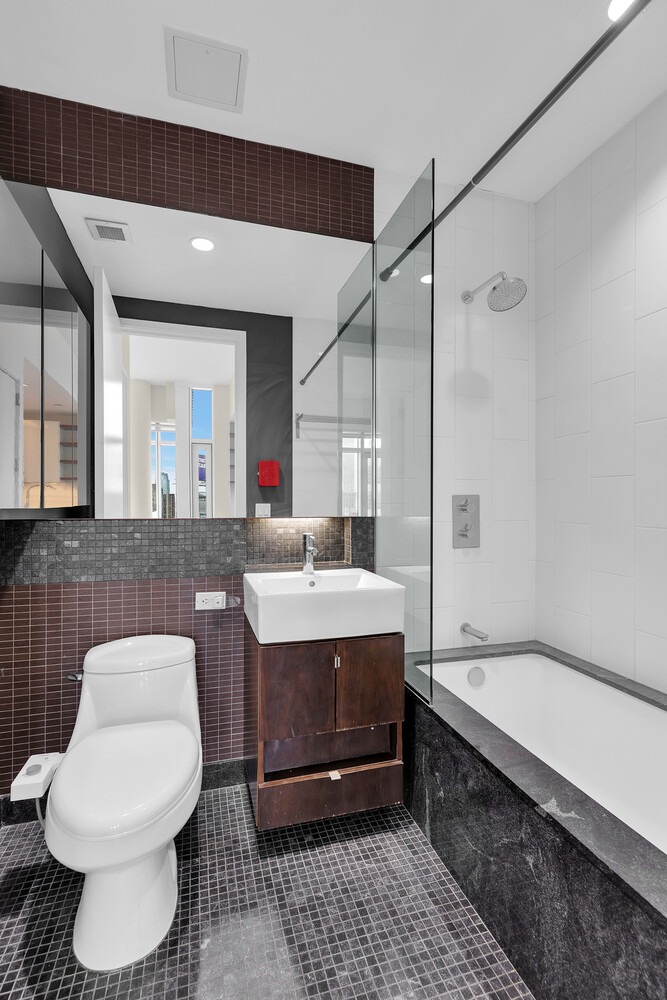 #6 photo, 10-17 JACKSON Avenue, Hunters Point , NY 11101