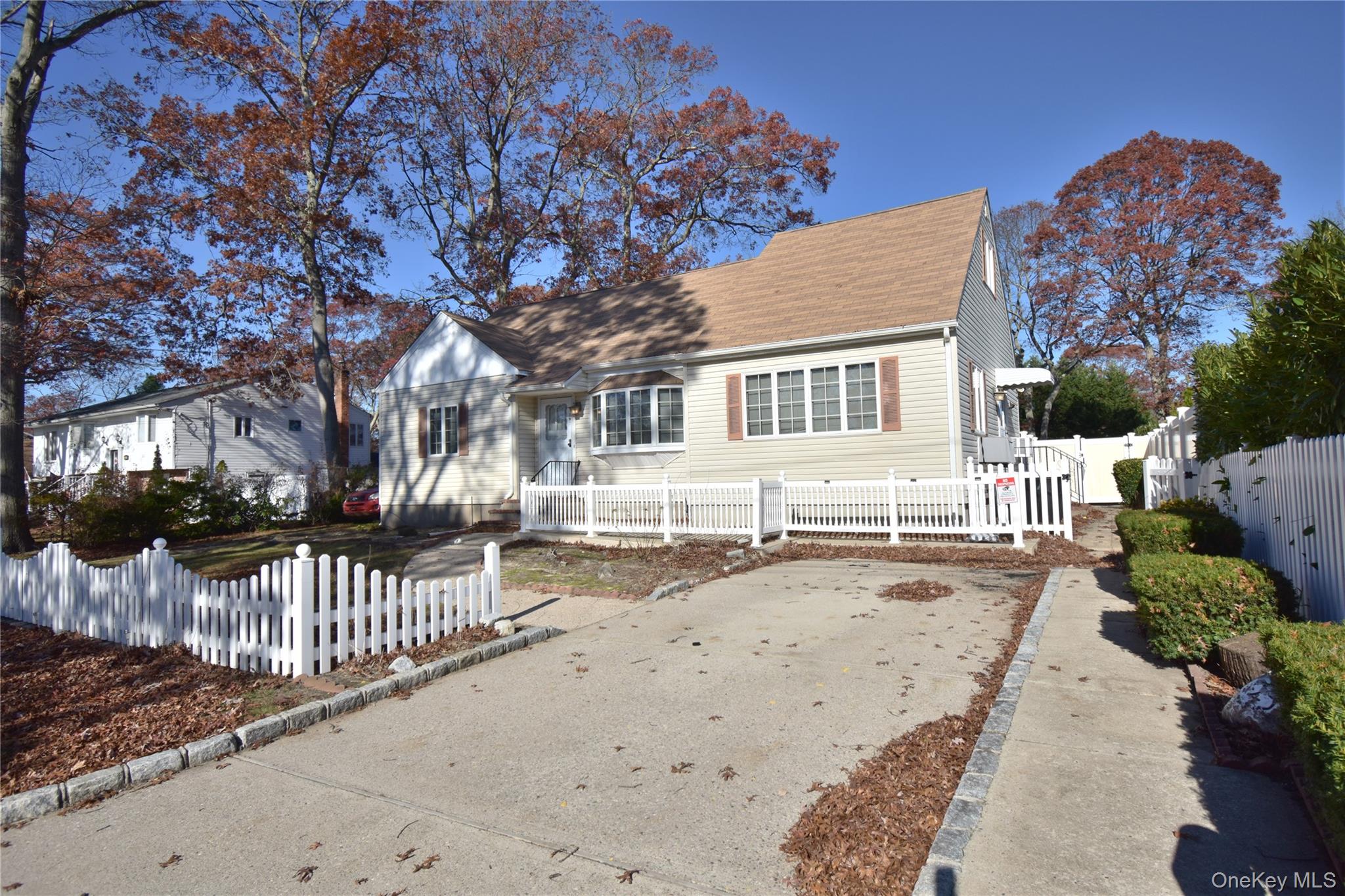 #2 photo, 297 Clarice Boulevard, サフォーク郡 Holbrook , NY 11741