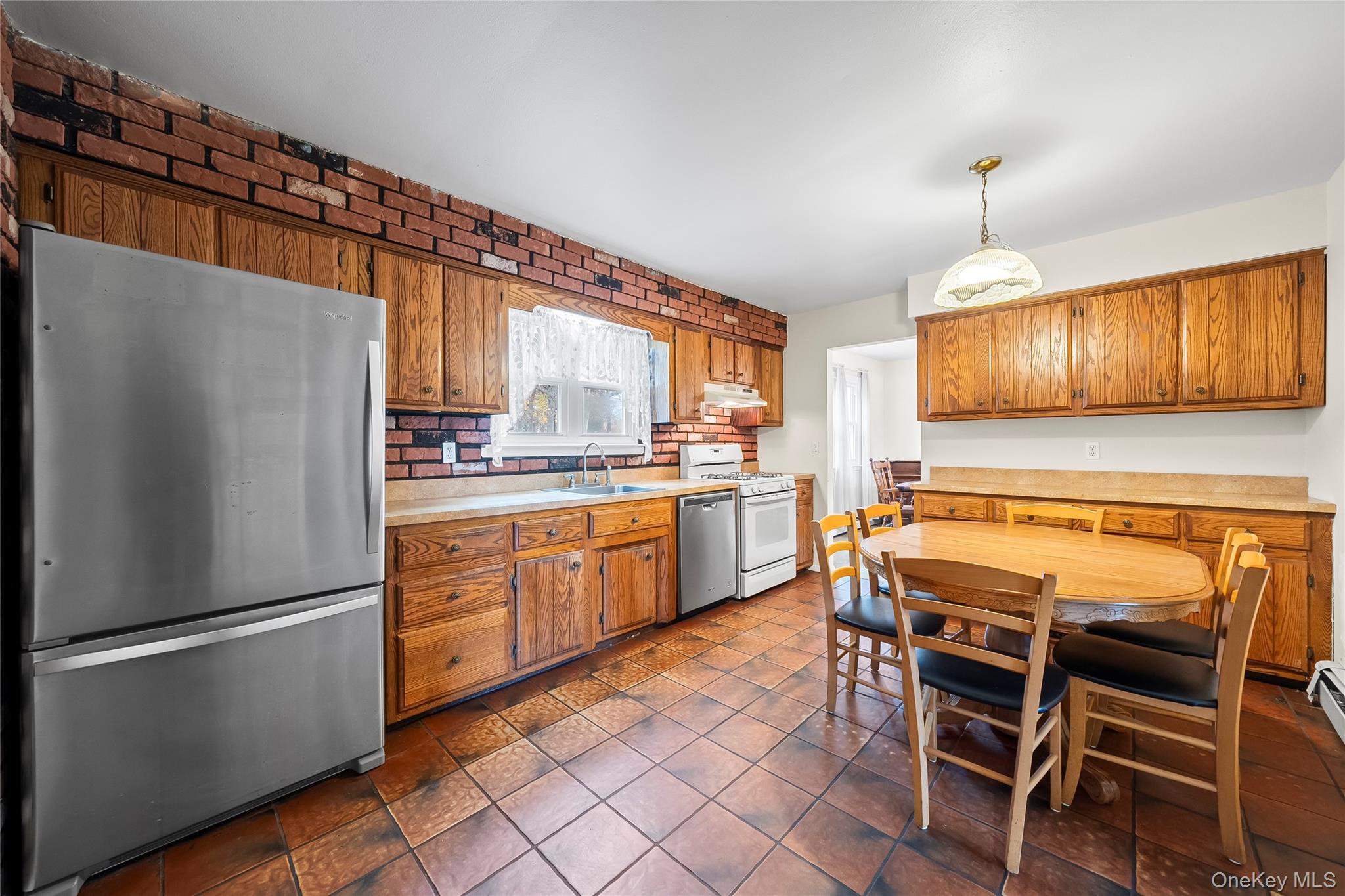 #10 photo, 2129 Sycamore Avenue, サフォーク郡 Ronkonkoma , NY 11779