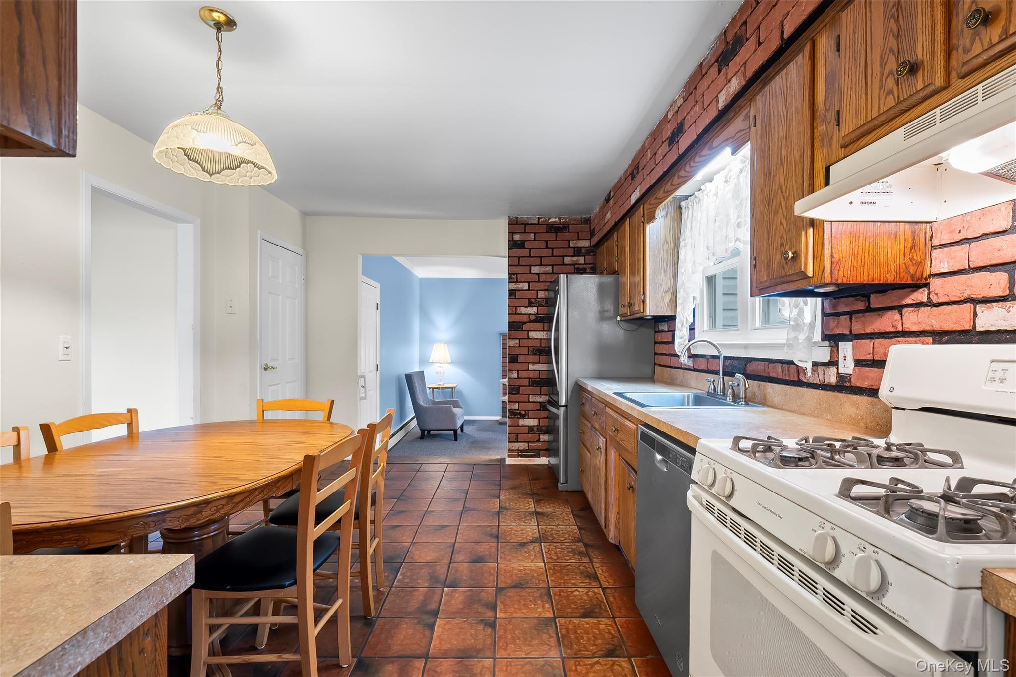 #12 photo, 2129 Sycamore Avenue, サフォーク郡 Ronkonkoma , NY 11779