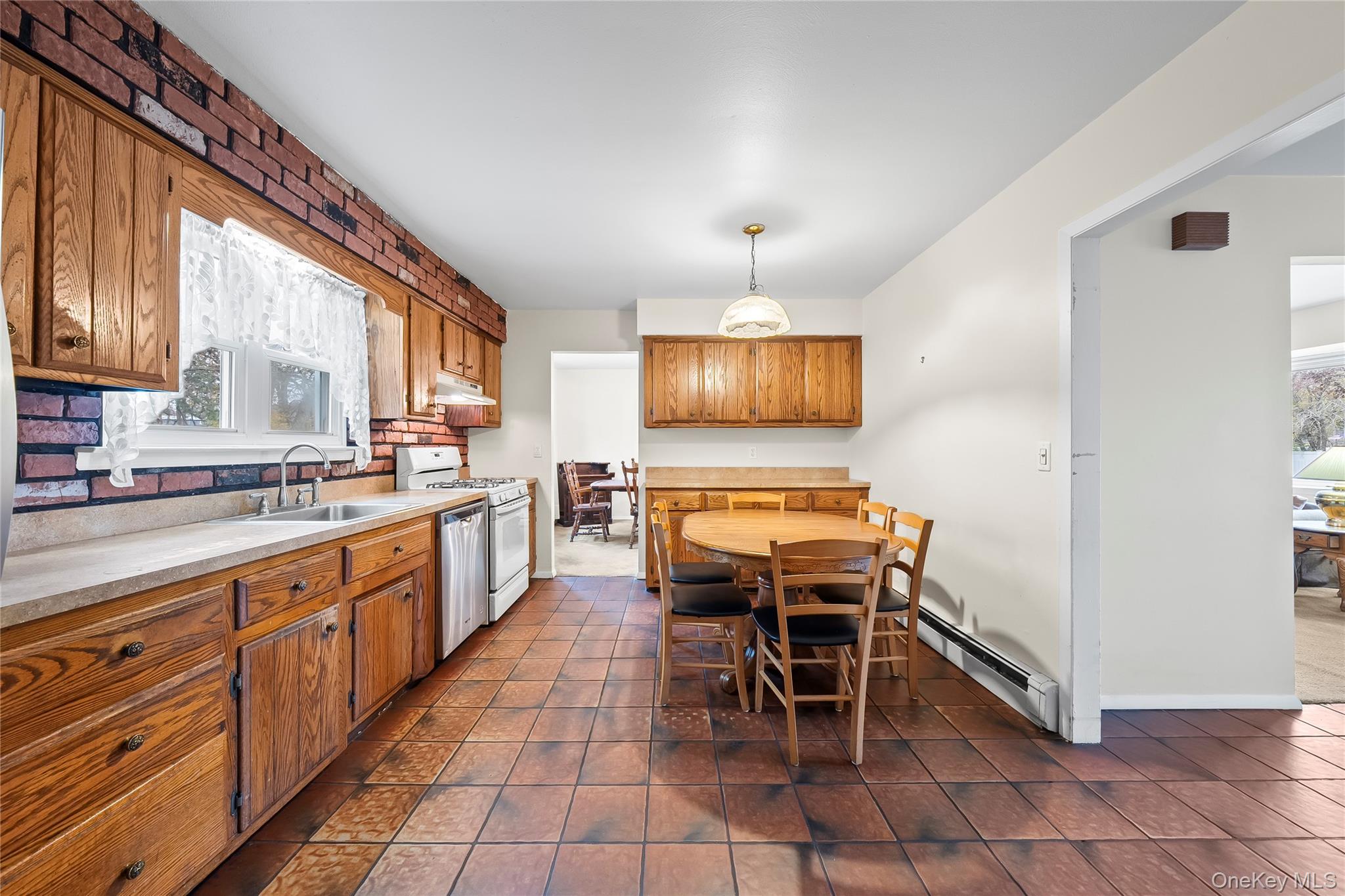 #9 photo, 2129 Sycamore Avenue, サフォーク郡 Ronkonkoma , NY 11779