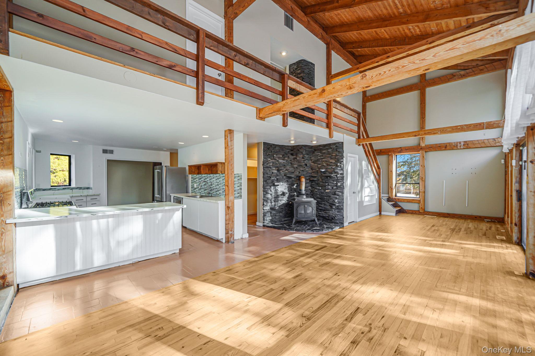 #11 photo, 290 Montauk Highway, Southampton , NY 11968