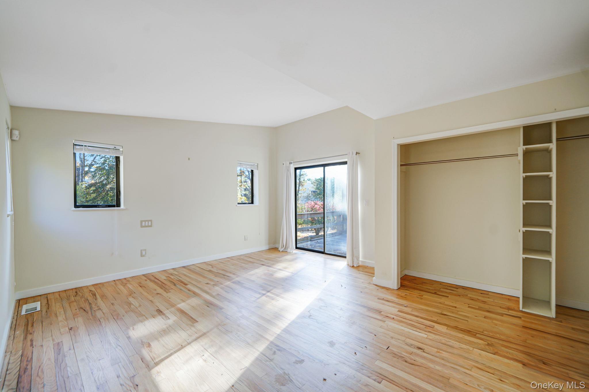 #14 photo, 290 Montauk Highway, Southampton , NY 11968