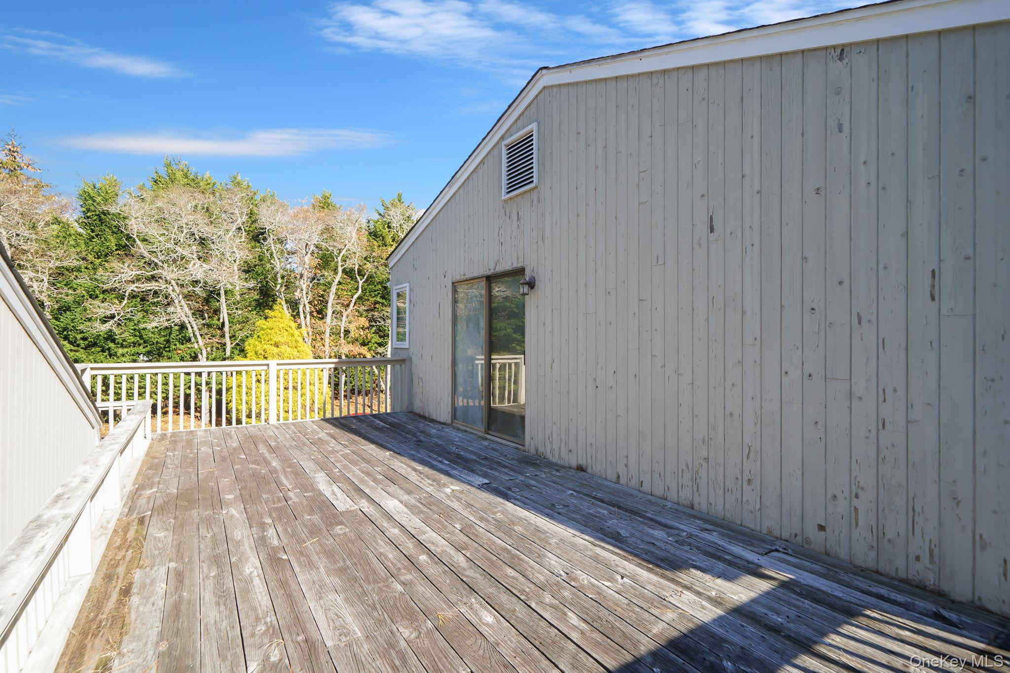 #18 photo, 290 Montauk Highway, Southampton , NY 11968