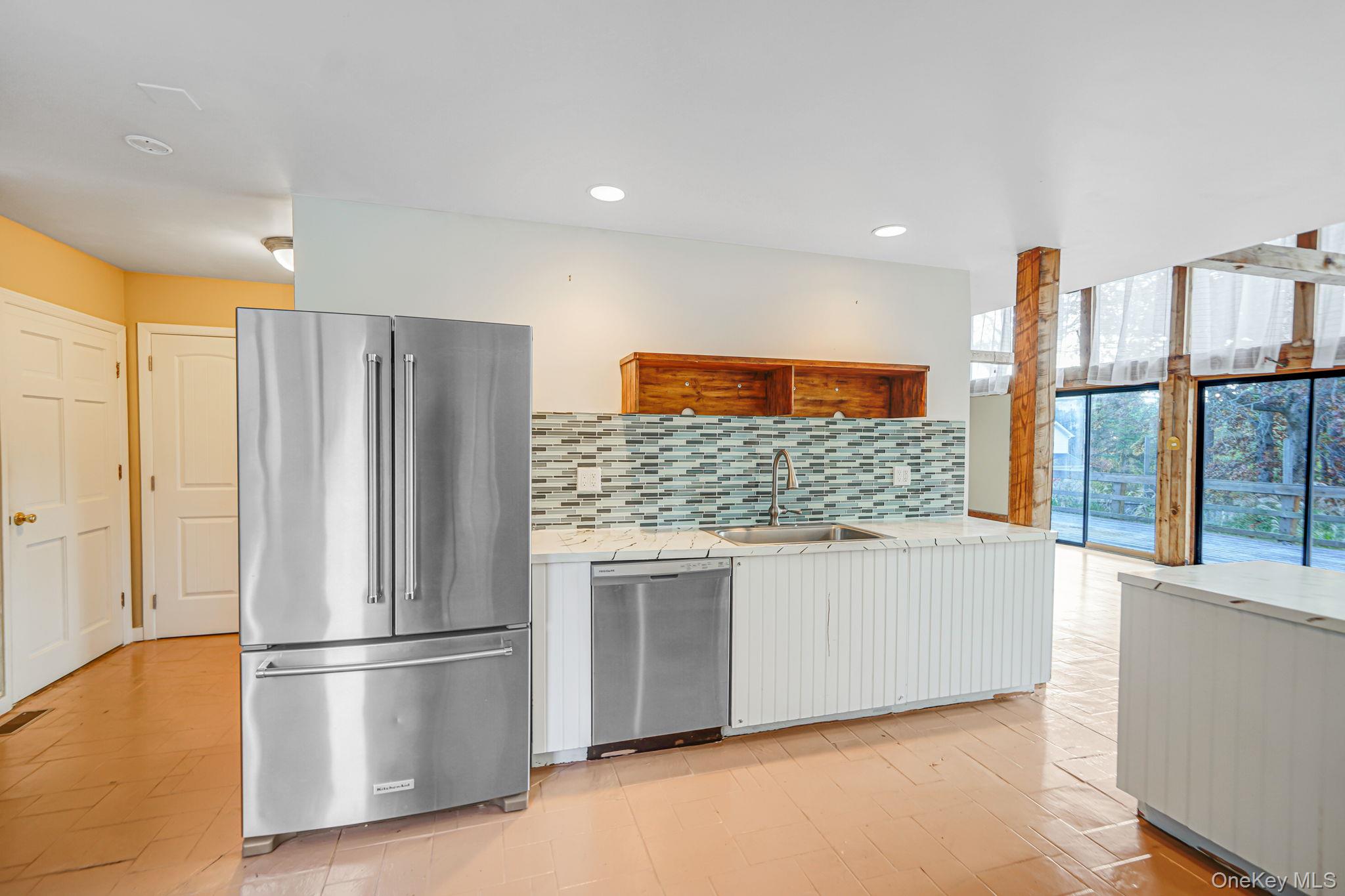 #7 photo, 290 Montauk Highway, Southampton , NY 11968