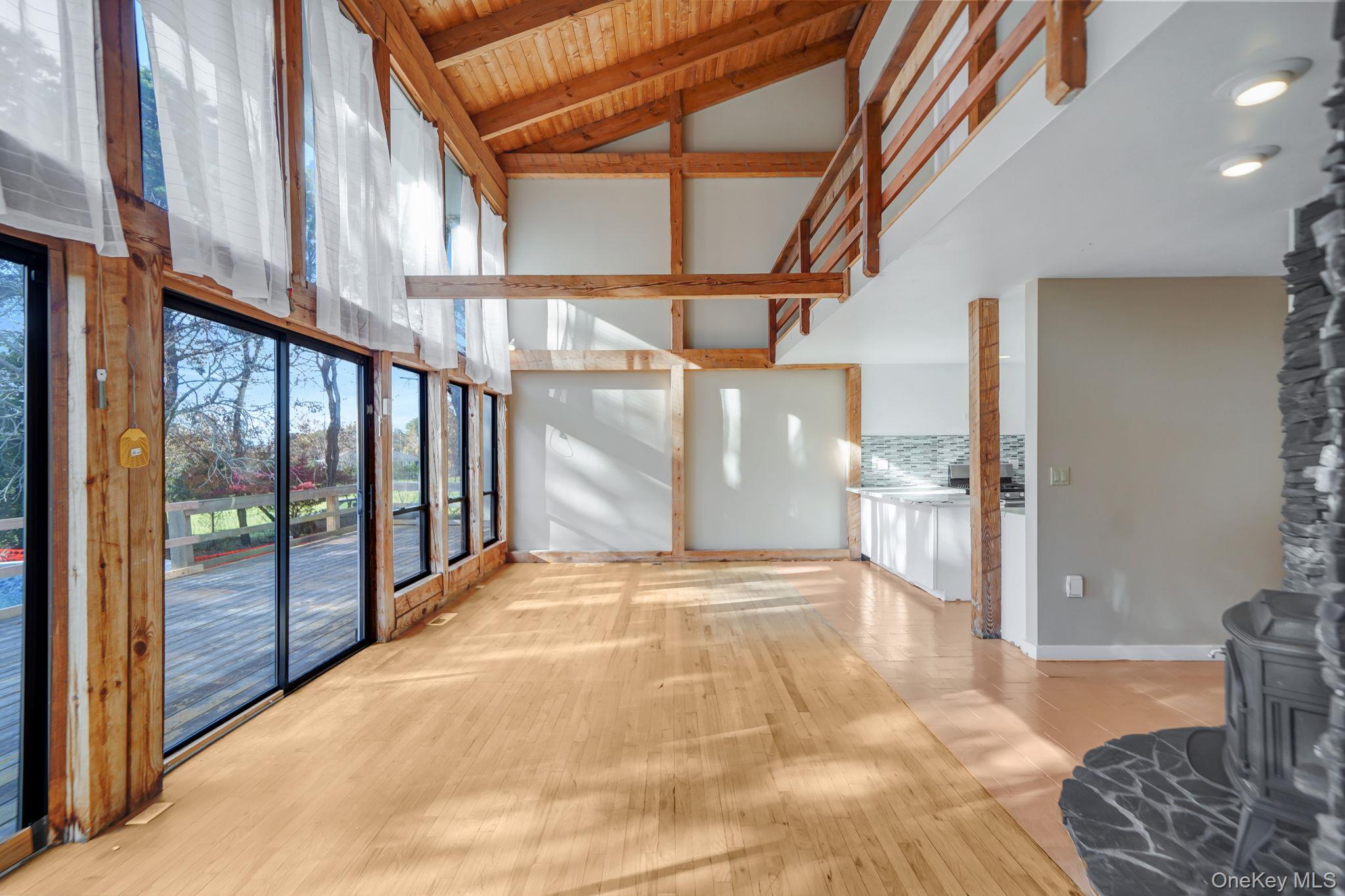 #9 photo, 290 Montauk Highway, Southampton , NY 11968