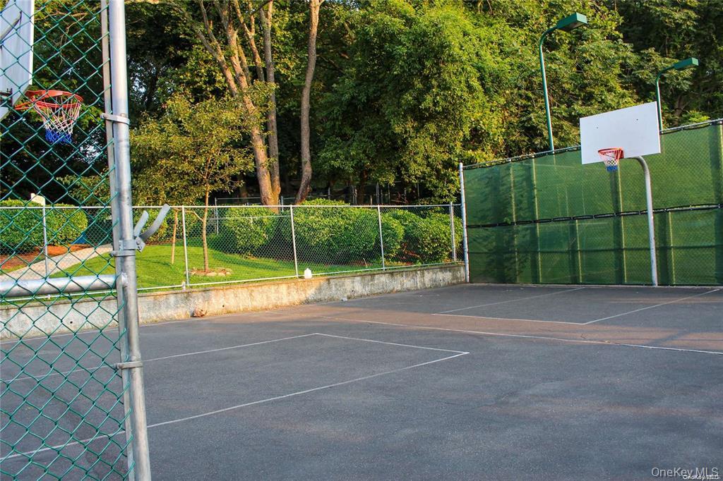 #6 photo, 263-18 73 Avenue, Glen Oaks , NY 11004