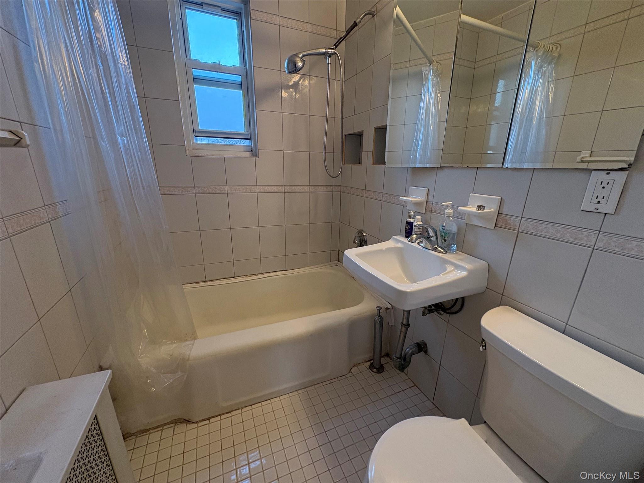 #9 photo, 263-18 73 Avenue, Glen Oaks , NY 11004