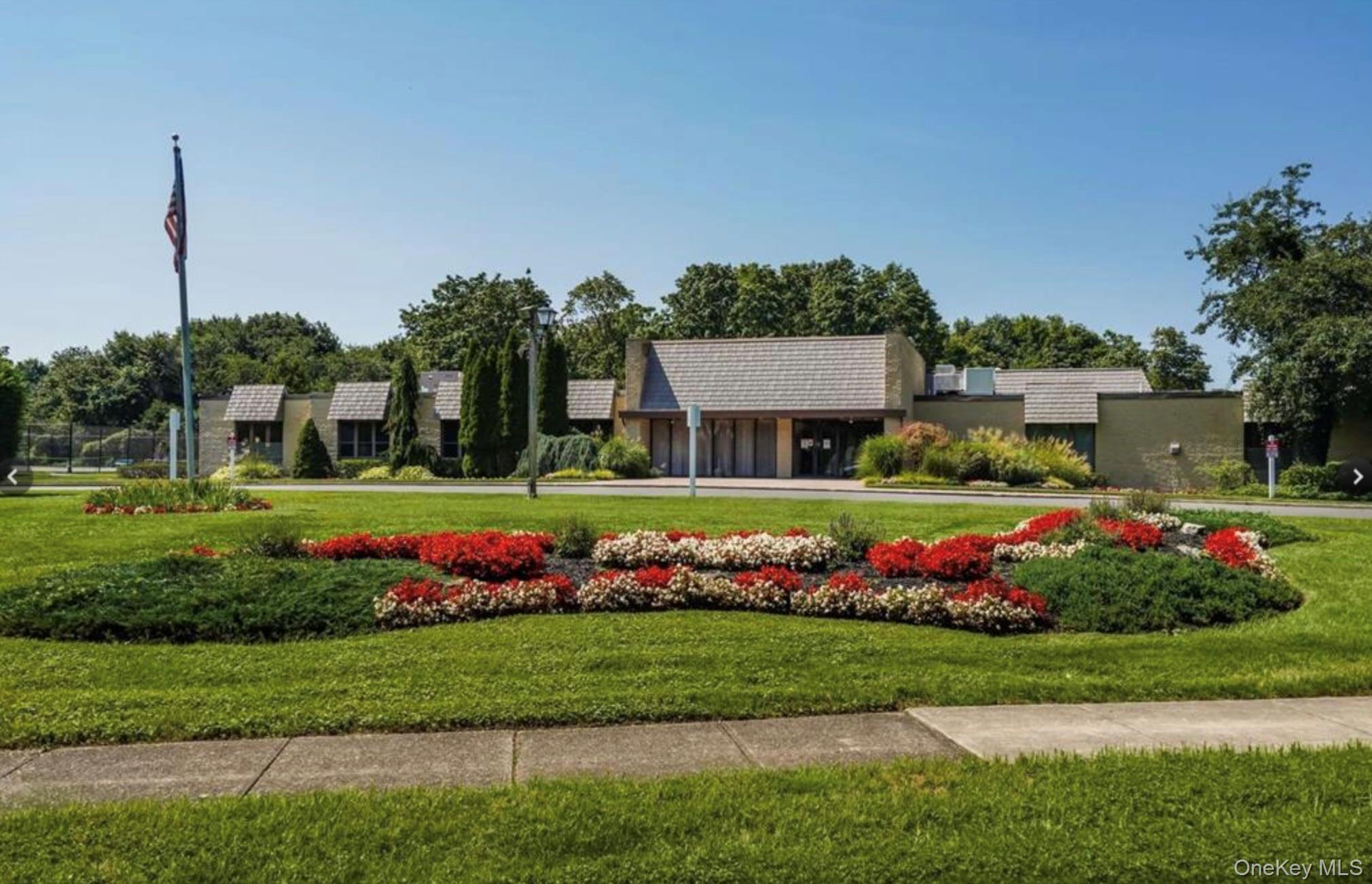 #19 photo, 401 Cabot Court, Saint James , NY 11780