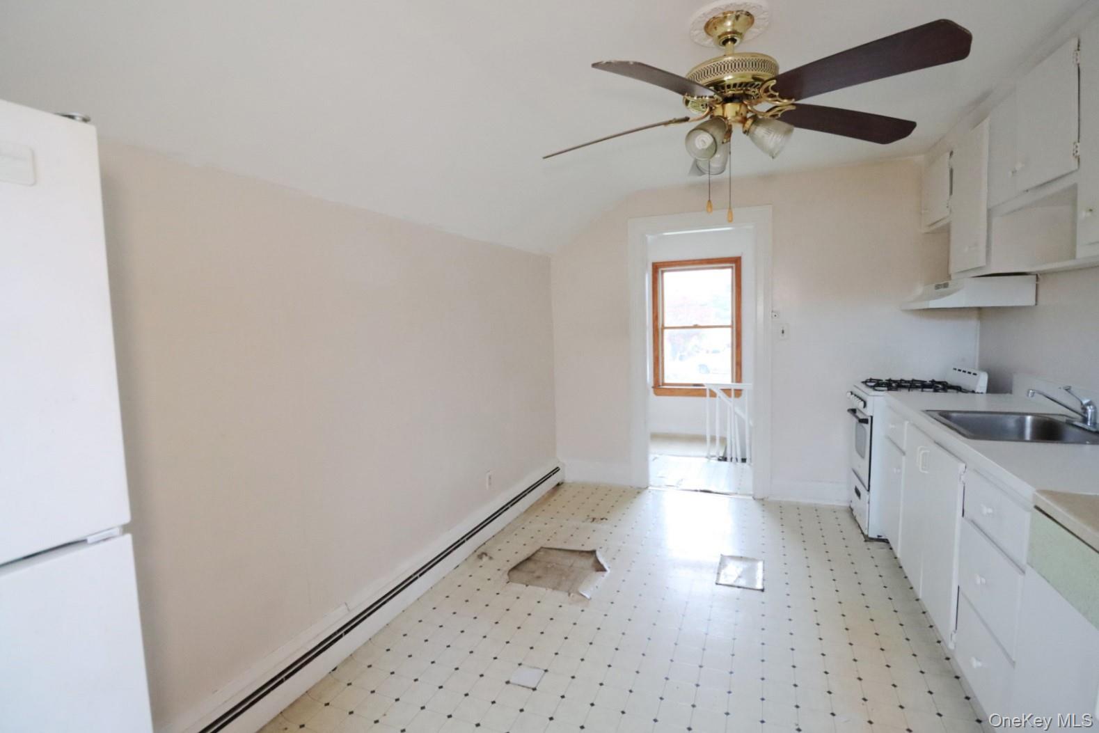 #18 photo, 156 Oak Street, Amityville , NY 11701