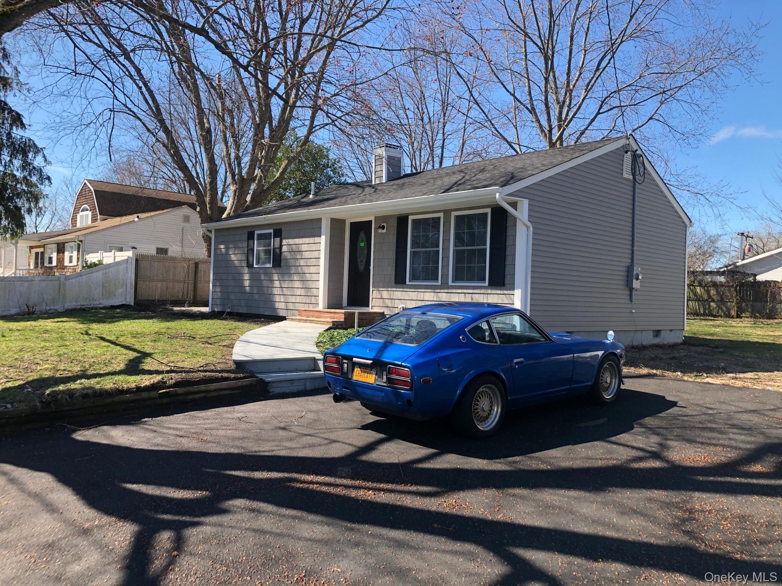 #1 photo, 2712 Falcon Avenue, サフォーク郡 Medford , NY 11763