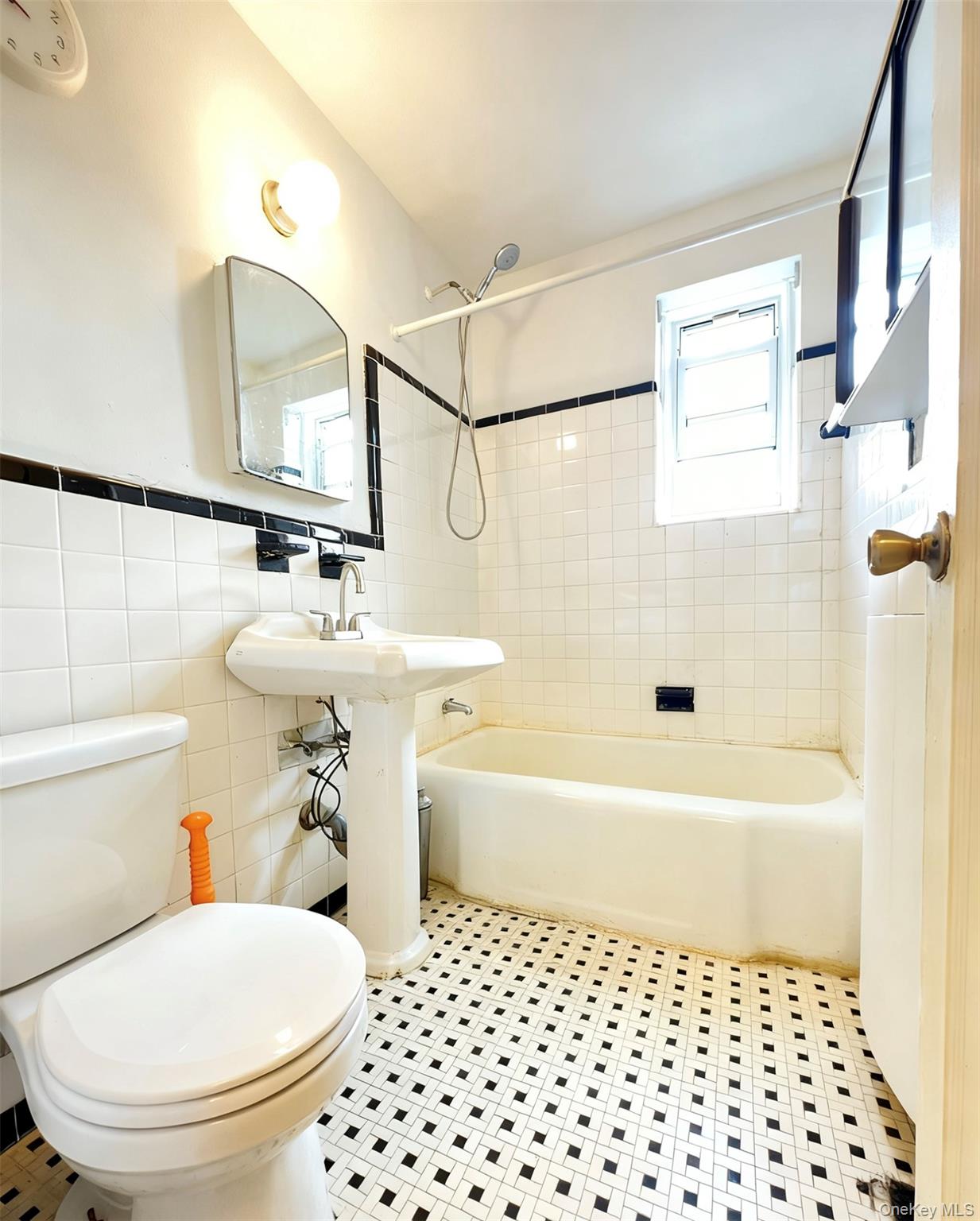 #8 photo, 14737 38TH AVE, Flushing , NY 11354