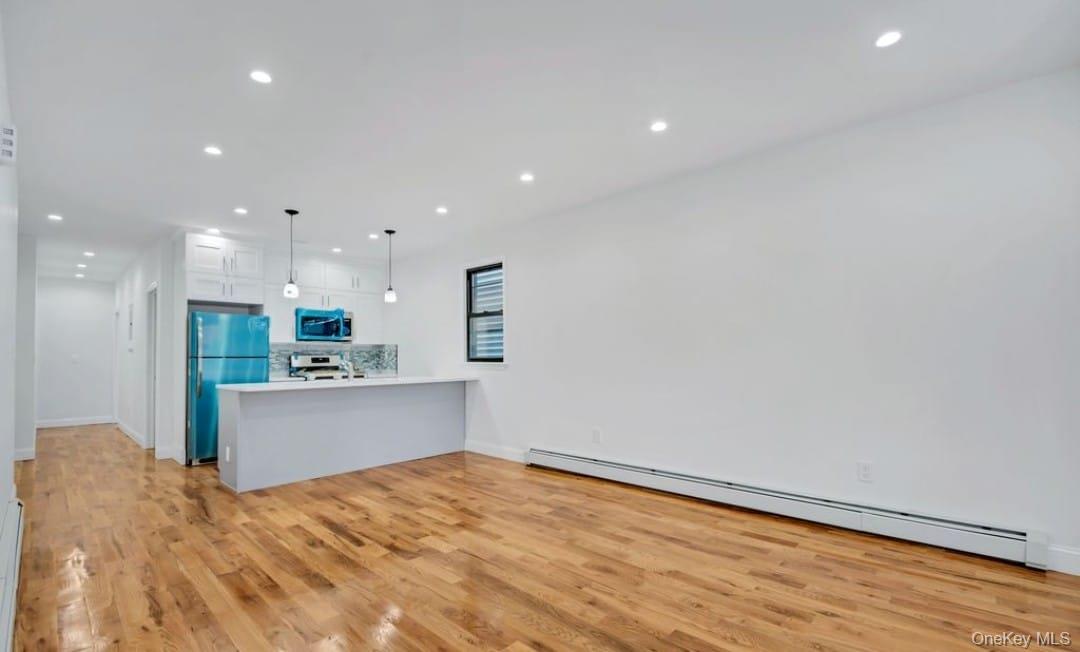 #5 photo, 1842 Hunt Avenue, Bronx , NY 10462