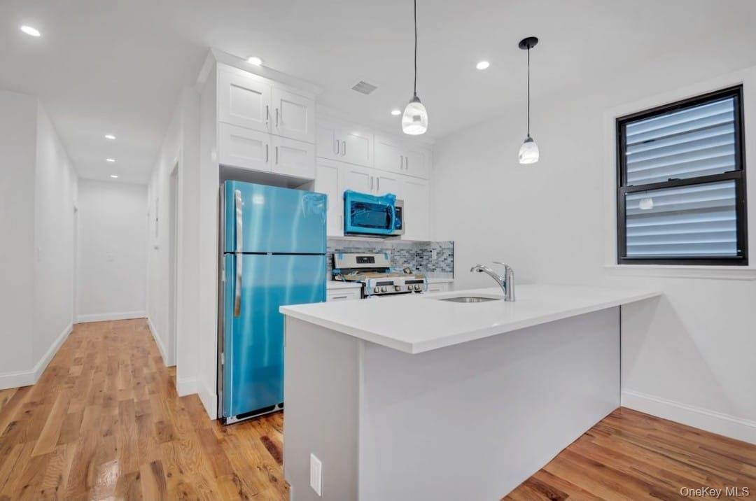 #9 photo, 1842 Hunt Avenue, Bronx , NY 10462