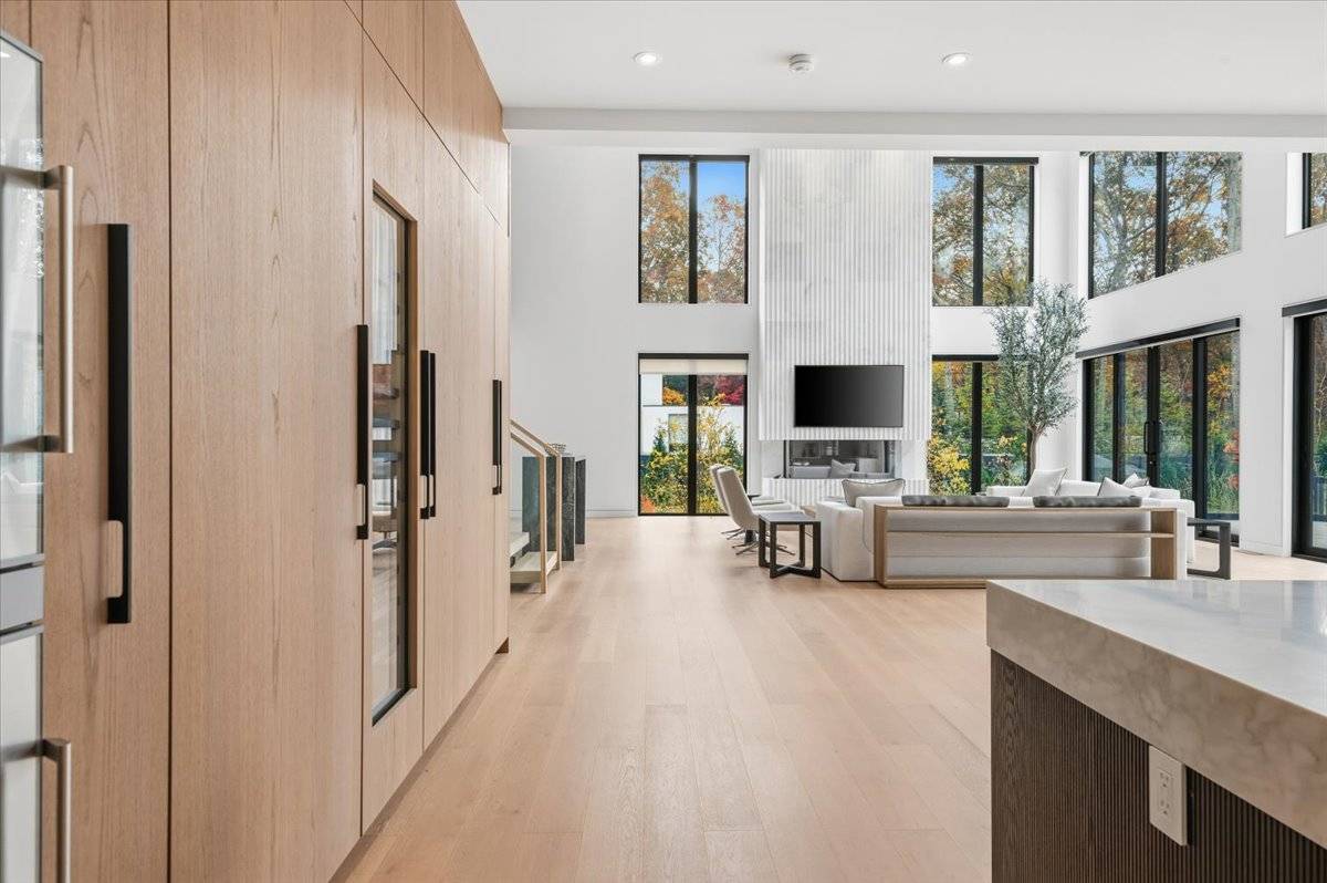 #11 photo, 21 Westwood Rd, Wainscott , NY 11975