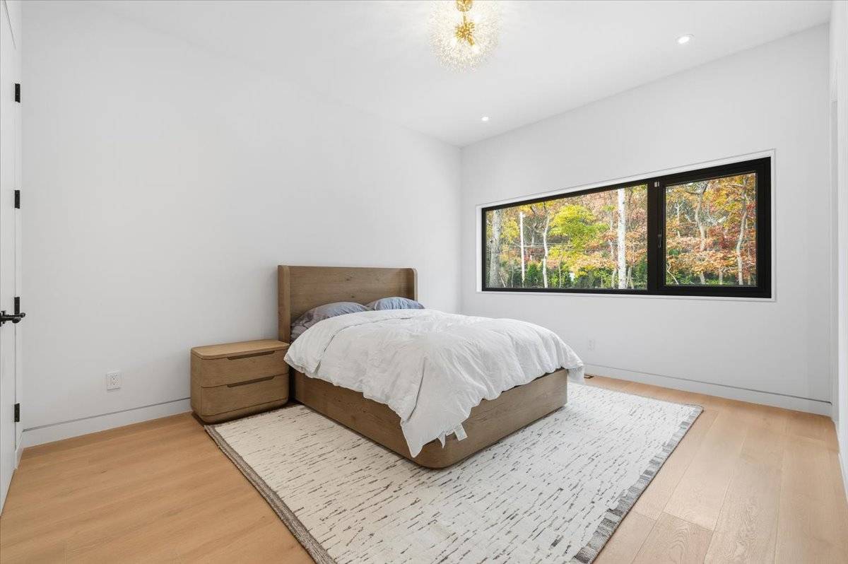 #27 photo, 21 Westwood Rd, Wainscott , NY 11975