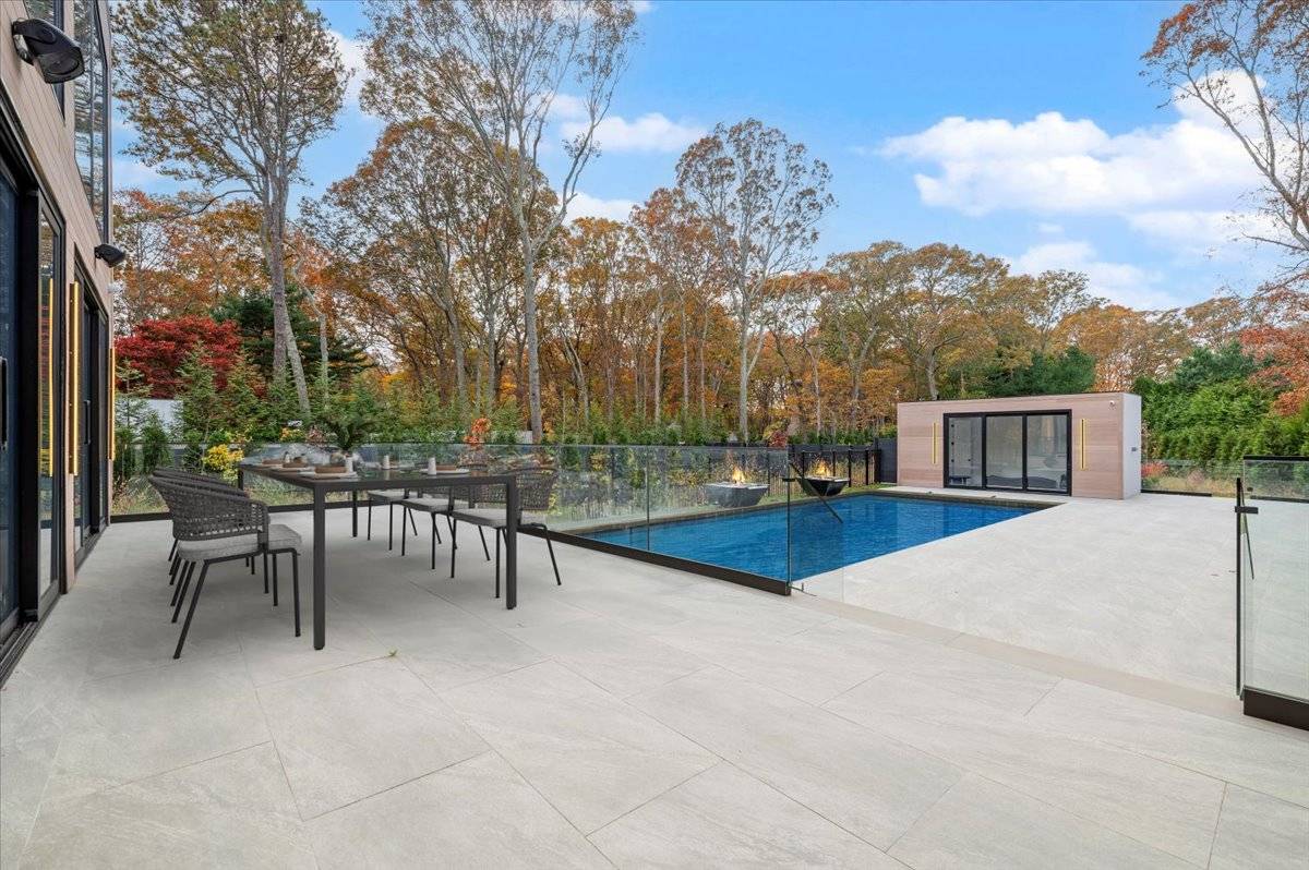 #3 photo, 21 Westwood Rd, Wainscott , NY 11975