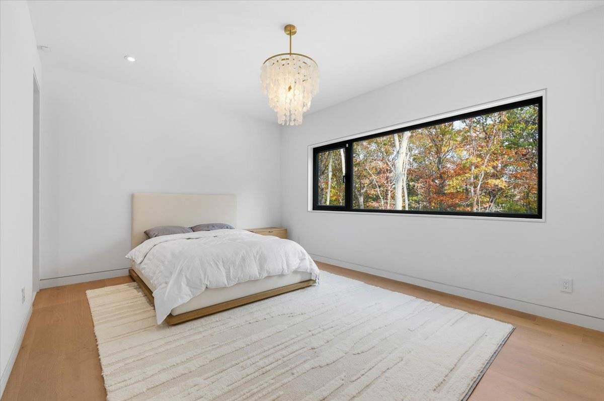 #33 photo, 21 Westwood Rd, Wainscott , NY 11975