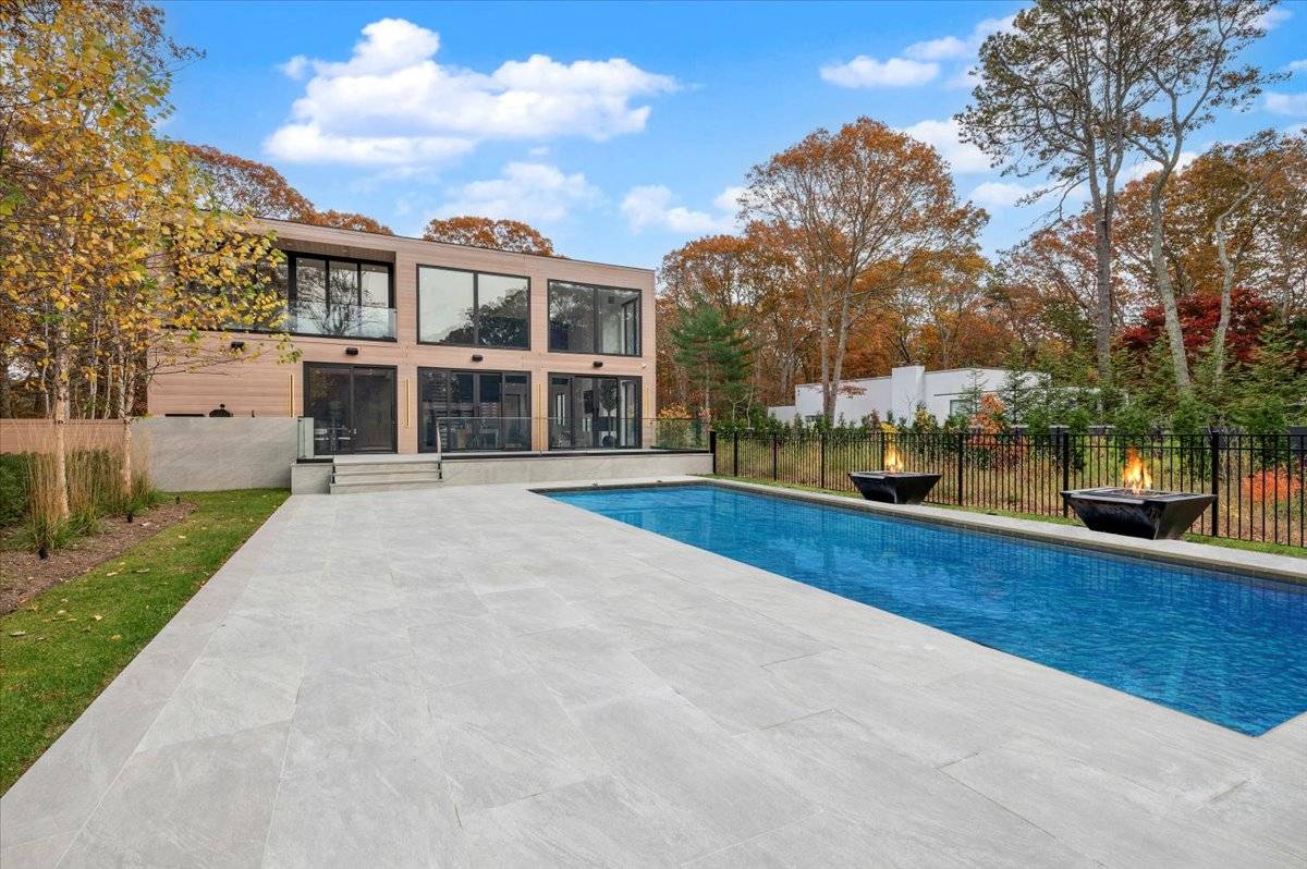 #39 photo, 21 Westwood Rd, Wainscott , NY 11975