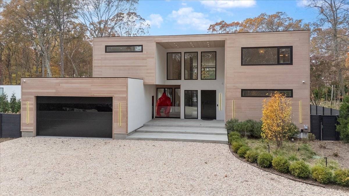 #47 photo, 21 Westwood Rd, Wainscott , NY 11975