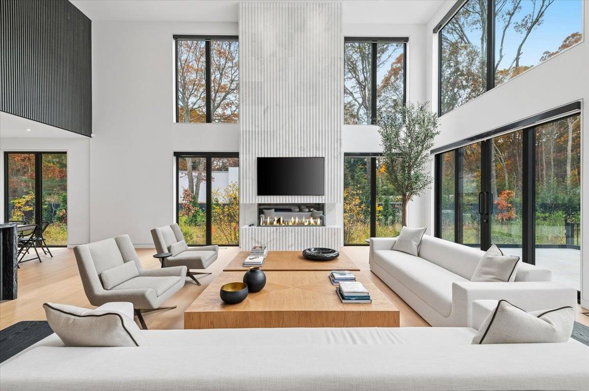 #7 photo, 21 Westwood Rd, Wainscott , NY 11975