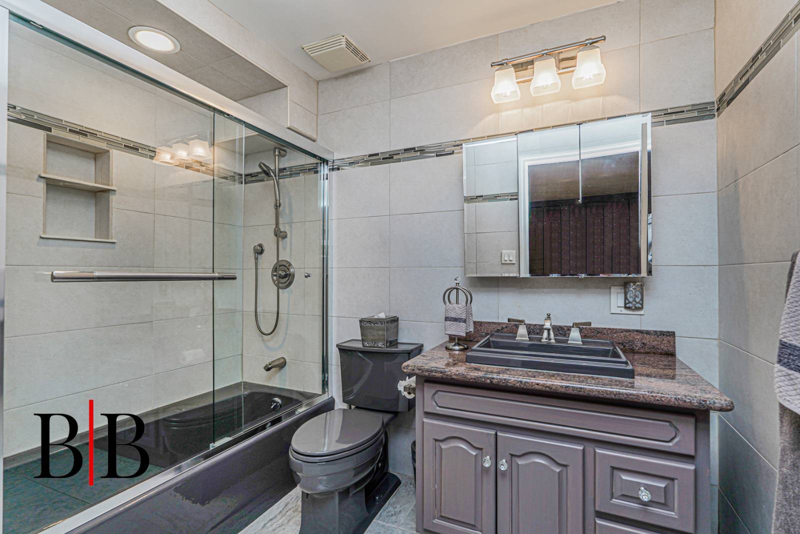 #38 photo, 2017 East 74 Street, Bergen Beach , NY 11234