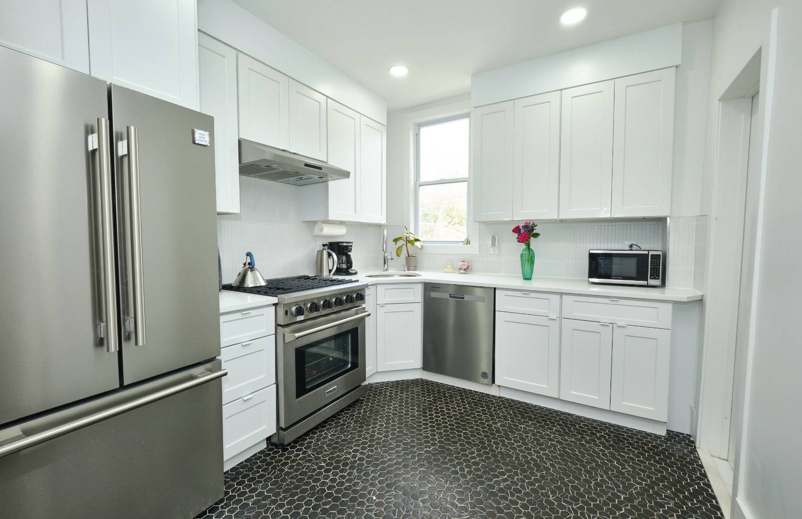 #27 photo, 39-39 Crescent St, Long Island City , NY 11101