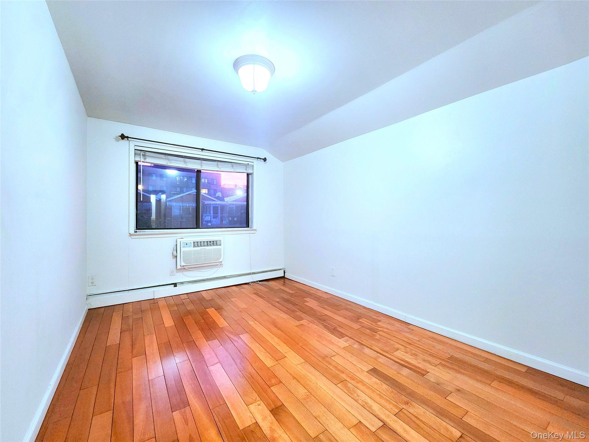 #9 photo, 14018 33rd Avenue, Flushing , NY 11354